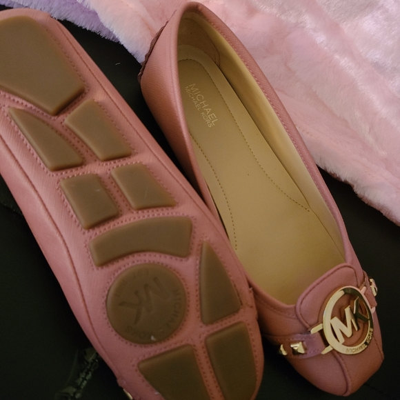 Pink Flats - Picture 5 of 8